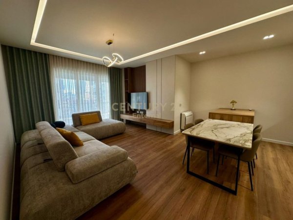 Tirane, jepet me qera apartament 1+1+Ballkon Kati 4, 120 m² 1.000 € (Pazari Ri)