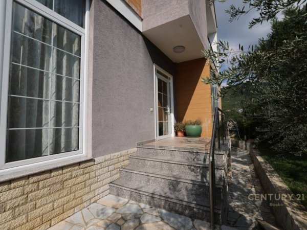 Tirane, shitet Vile 2+1 Kati 2, 214 m² 300.000 € (Tufine)