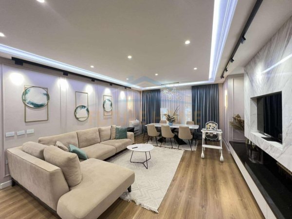 Tirane, shitet apartament 3+1+Aneks+Ballkon Kati 6, 153 m² 245.000 € (Unaza e Re)