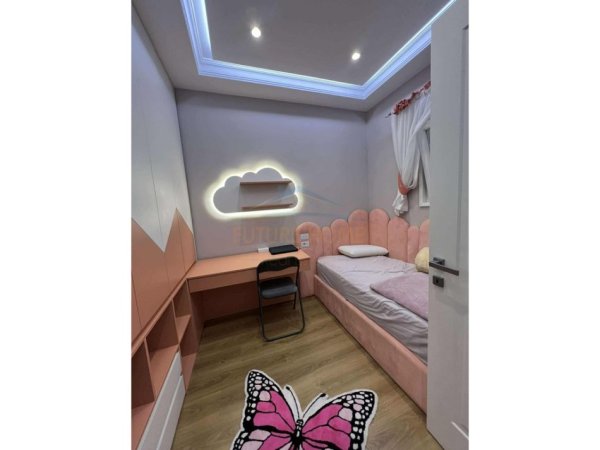 Tirane, shitet apartament 3+1+Aneks+Ballkon Kati 6, 153 m² 245.000 € (Unaza e Re)
