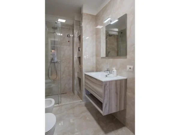 Tirane, shes apartament 3+1+Ballkon Kati 11, 138 m² 359.000 € (Kompleksi Magnet)