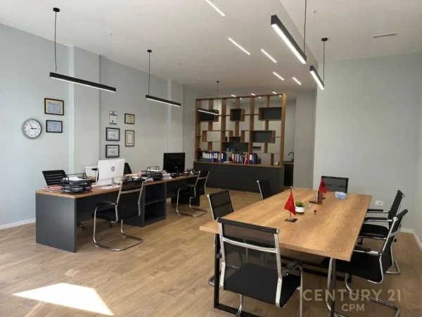 Tirane, shes ambjent biznesi Kati 0, 65 m² 162.000 € (Kompleksi Magnet)