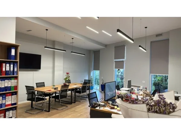 Tirane, shes ambjent biznesi Kati 0, 65 m² 162.000 € (Kompleksi Magnet)