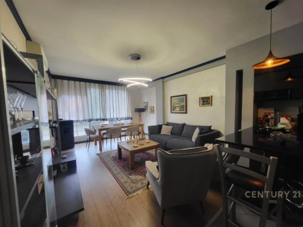 Tirane, shitet apartament 2+1+Ballkon Kati 4, 100 m² 285.000 € (Toptani)