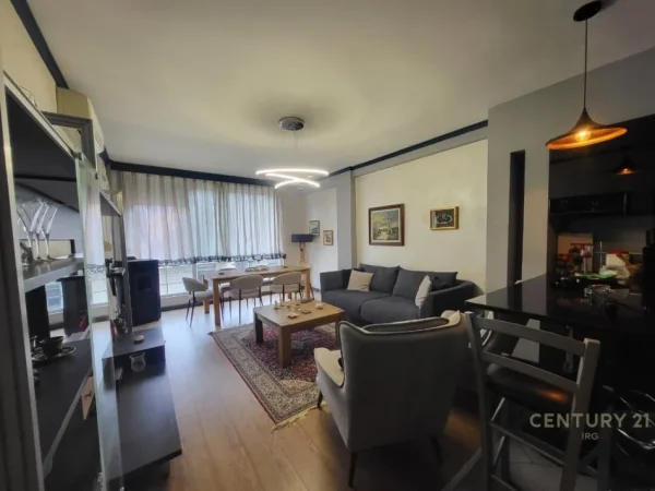 Tirane, shitet apartament 2+1+Ballkon Kati 4, 100 m² 285.000 € (Toptani)
