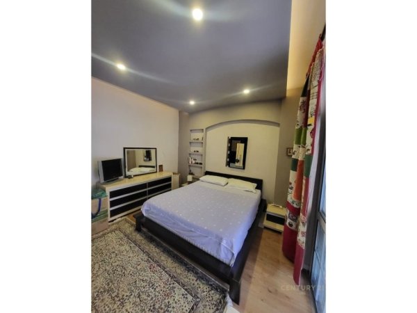 Tirane, shitet apartament 2+1+Ballkon Kati 4, 100 m² 285.000 € (Toptani)