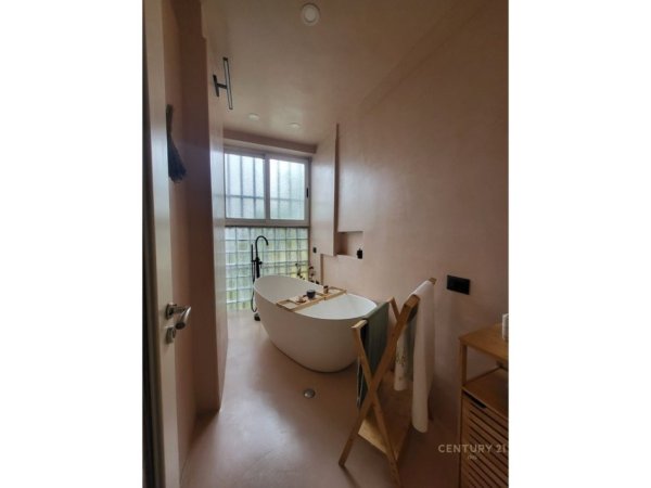 Tirane, shitet apartament 2+1+Ballkon Kati 4, 100 m² 285.000 € (Toptani)