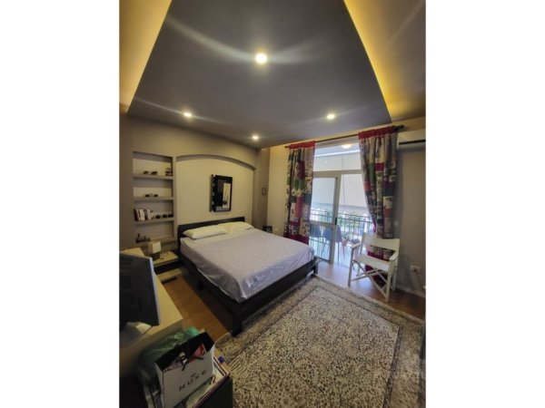 Tirane, shitet apartament 2+1+Ballkon Kati 4, 100 m² 285.000 € (Toptani)