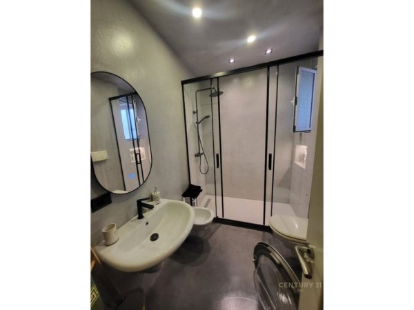 Tirane, shitet apartament 2+1+Ballkon Kati 4, 100 m² 285.000 € (Toptani)