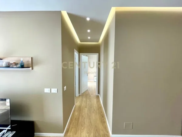 Tirane, jepet me qera apartament 2+1 Kati 1, 90 m² 800 € (Kopshti Botanik)