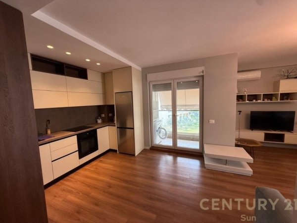 Tirane, shes apartament 1+1 Kati 2, 65 m² 162.500 € (Kompleksi Magnet)