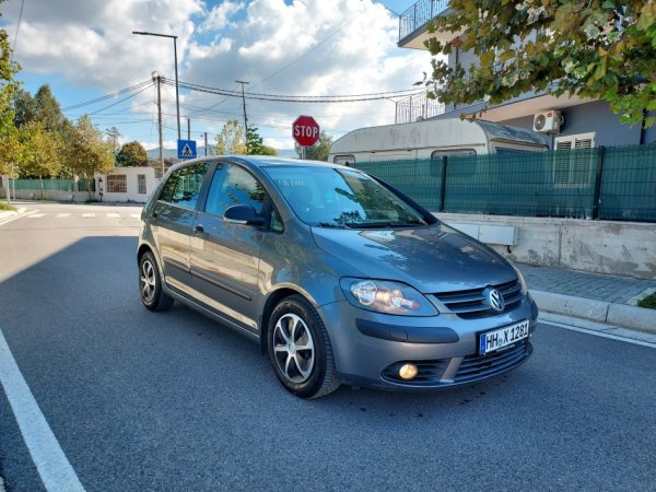 Vlore - Lungomare, shes makine Vw Golf plus 2007 1.9Naft Automat Nafte, gri e erret automatik Kondicioner 215.000 km 5.000 €