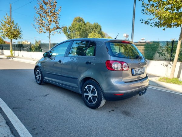 Vlore - Lungomare, shes makine Vw Golf plus 2007 1.9Naft Automat Nafte, gri e erret automatik Kondicioner 215.000 km 5.000 €