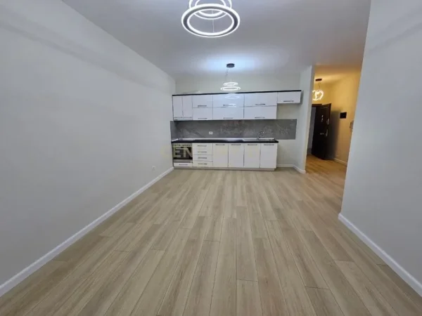 Tirane, shes apartament 2+1 Kati 3, 88 m² 135.000 € (Bar Bohem)