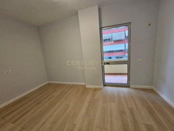 Tirane, shes apartament 2+1 Kati 3, 88 m² 135.000 € (Bar Bohem)