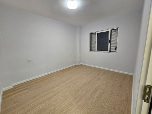 Tirane, shes apartament 2+1 Kati 3, 88 m² 135.000 € (Bar Bohem)