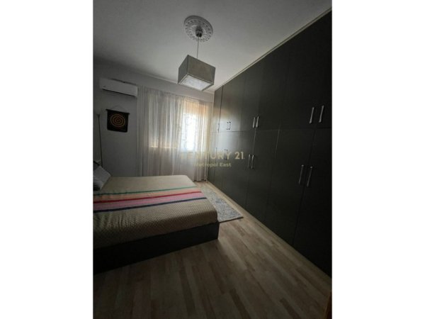 Tirane, jepet me qera apartament 2+1 Kati 2, 100 m² 750 € (Rruga Muhamed Gjollesha)