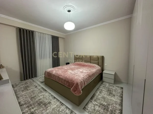 Tirane, jepet me qera apartament 2+1 Kati 7, 95 m² 600 € (Urban Gate)