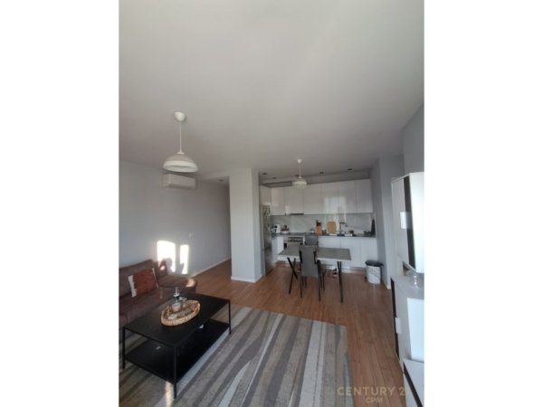 Tirane, shes apartament 2+1+Ballkon Kati 10, 75 m² 145.000 € (Yzberisht)