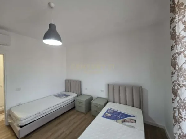 Tirane, jepet me qera apartament 2+1 Kati 3, 100 m² 800 € (Don Bosko)
