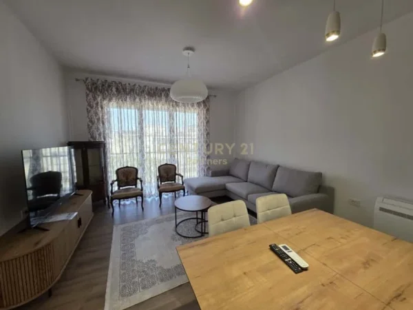 Tirane, jepet me qera apartament 2+1 Kati 3, 100 m² 800 € (Don Bosko)