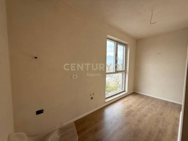 Tirane, shes apartament 2+1 Kati 7, 108 m² 174.000 € (Shkolla e Bashkuar)