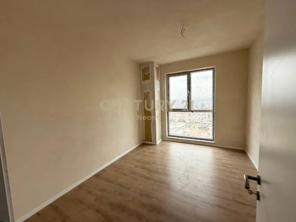 Tirane, shes apartament 2+1 Kati 7, 108 m² 174.000 € (Shkolla e Bashkuar)
