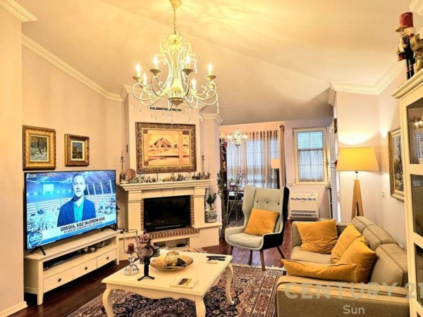 Tirane, shitet apartament+verande | Penthouse 2+1 Kati 4, 150 m² 325.000 € (Liqeni Thate)
