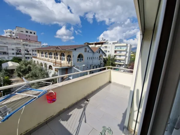 Tirane, jap me qera apartament+verande | Penthouse 2+1+Ballkon Kati 4, 140 m² 500 € (Rruga Dalip Topi)