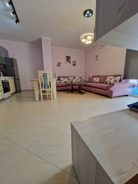 Tirane, jap me qera apartament+verande | Penthouse 2+1+Ballkon Kati 4, 140 m² 500 € (Rruga Dalip Topi)