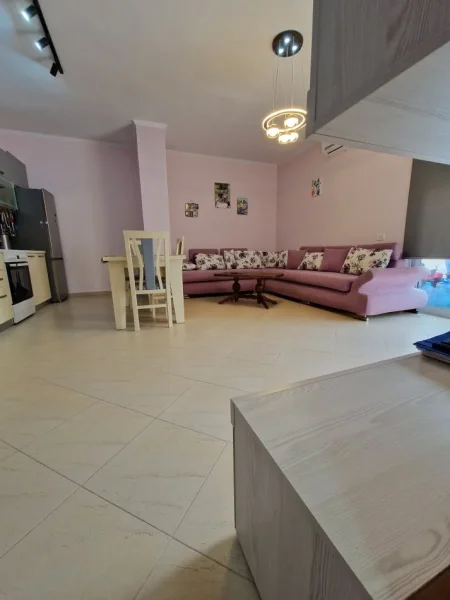 Tirane, jap me qera apartament+verande | Penthouse 2+1+Ballkon Kati 4, 140 m² 500 € (Rruga Dalip Topi)