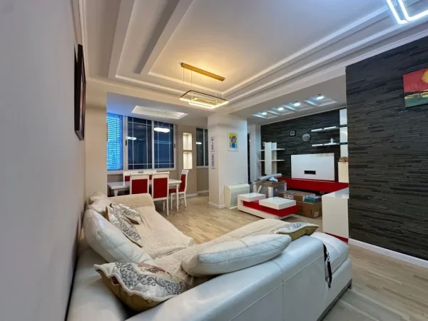 Tirane, jepet me qera 1+1+Ballkon Kati 1, 63 m² 550 € (Eleonora, Komuna e Parisit)
