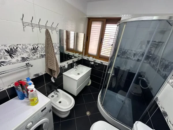 Tirane, jepet me qera 1+1+Ballkon Kati 1, 63 m² 550 € (Eleonora, Komuna e Parisit)