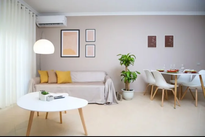 Vlore, jap me qera apartament 2+1+Ballkon Kati 5, 