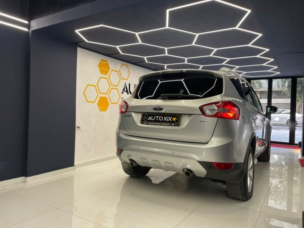 Tirane, shitet SUV FORD KUGA Benzin+Gaz, gri metalizato automatik Kondicioner 4.700 €