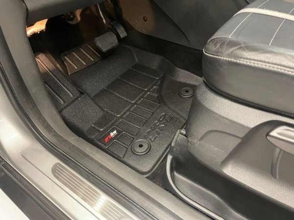 Tirane, shitet SUV FORD KUGA Benzin+Gaz, gri metalizato automatik Kondicioner 4.700 €