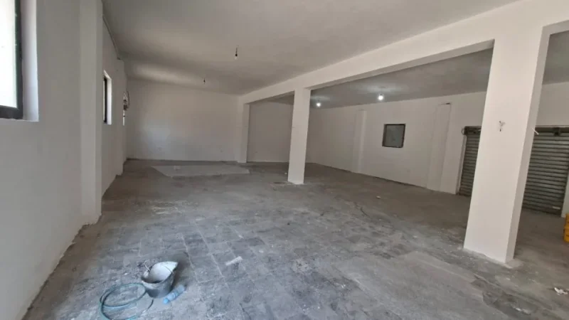 Tirane, jepet me qera magazine Kati 1, 320 m² 1.500 € (Rruga Faik Kulla)