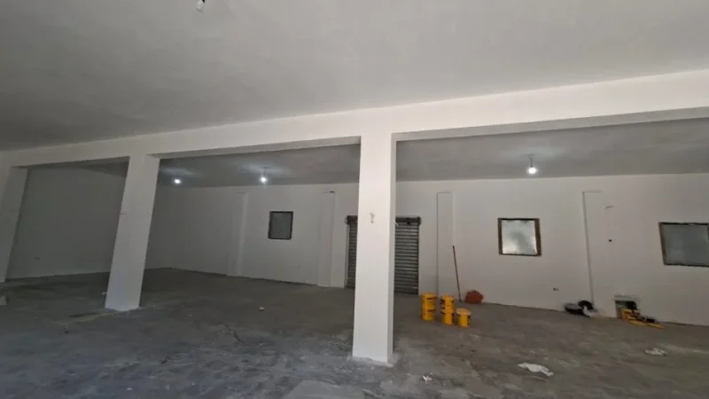 Tirane, jepet me qera magazine Kati 1, 320 m² 1.500 € (Rruga Faik Kulla)