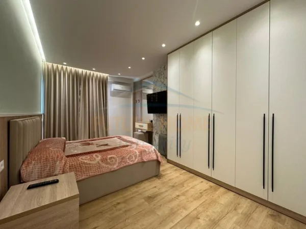 Tirane, shitet apartament 1+1+Ballkon Kati 4, 61 m² 110.000 € (Kamzë)