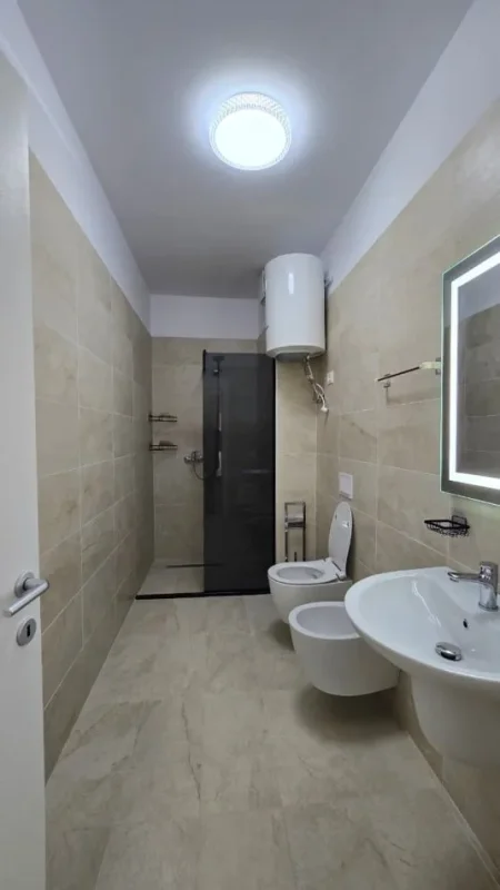 Tirane, jepet me qera apartament 2+1+Ballkon , 100 m² 1.200 €