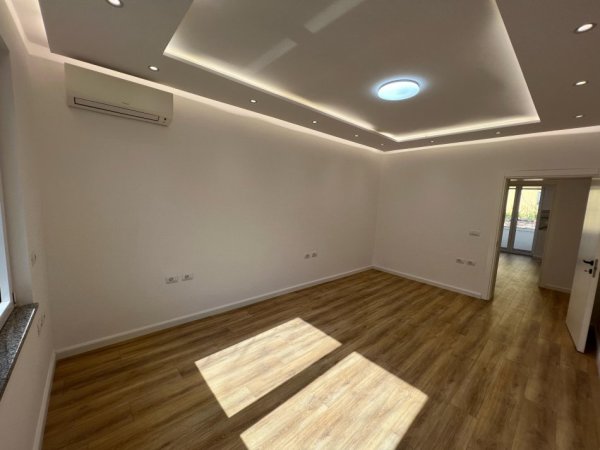 Tirane, jepet me qera apartament 2+1 Kati 3, 120 m² 900 € 