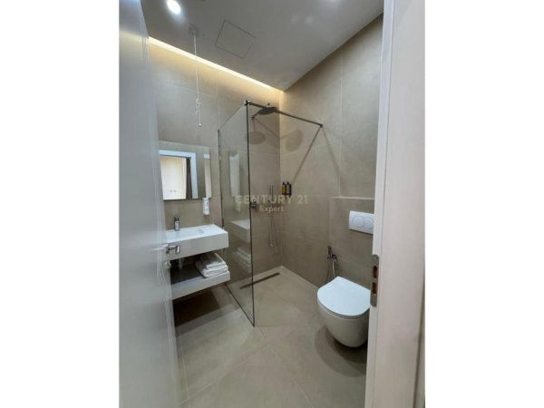 Tirane, jepet me qera hotel Kati 5, 3.300 m² 30.000 € (Rr. Elbasanit)