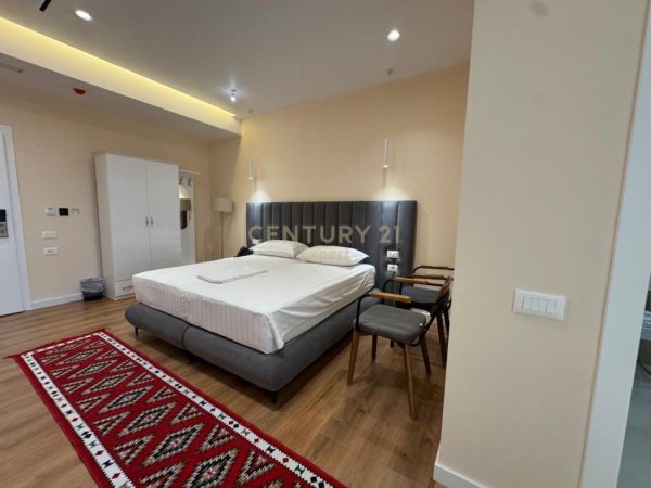 Tirane, jepet me qera hotel Kati 5, 3.300 m² 30.000 € (Rr. Elbasanit)