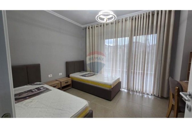Tirane, jepet me qera apartament 2+1 Kati 4, 120 m² 1.200 € (Liqeni I Thatë (ID: 530481001-1160)