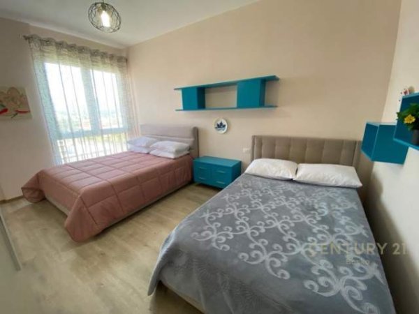 Tirane, jepet me qera apartament 1+1+BLK Kati 7, 80 m² 400 Euro (Rruga 5 Maji, Medreseja)