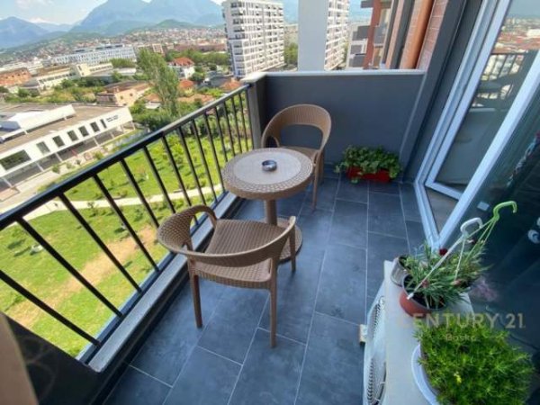 Tirane, jepet me qera apartament 1+1+BLK Kati 7, 80 m² 400 Euro (Rruga 5 Maji, Medreseja)