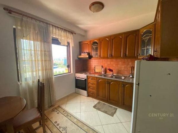 Tirane, jepet me qera apartament 1+1+BLK Kati 7, 67 m² 350 Euro (Porcelan)