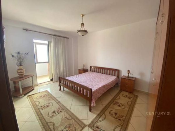 Tirane, jepet me qera apartament 1+1+BLK Kati 7, 67 m² 350 Euro (Porcelan)
