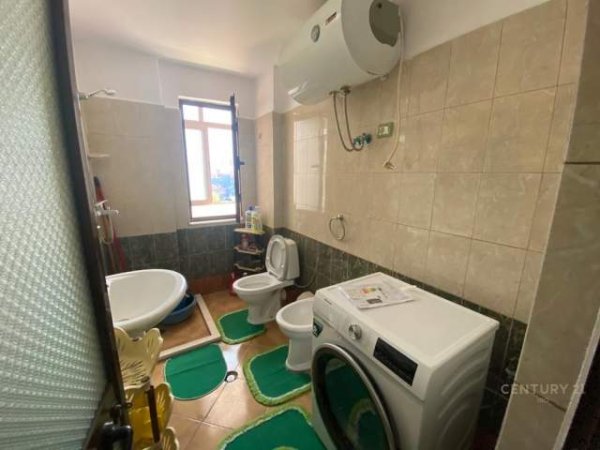 Tirane, jepet me qera apartament 1+1+BLK Kati 7, 67 m² 350 Euro (Porcelan)