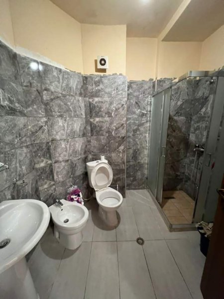 Tirane, shes apartament 1+1+BLK Kati 8, 67 m² 69.000 Euro (Bulevardi Migjeni)